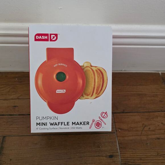 Pumpkin shaped mini waffle maker - Picture 2 of 5
